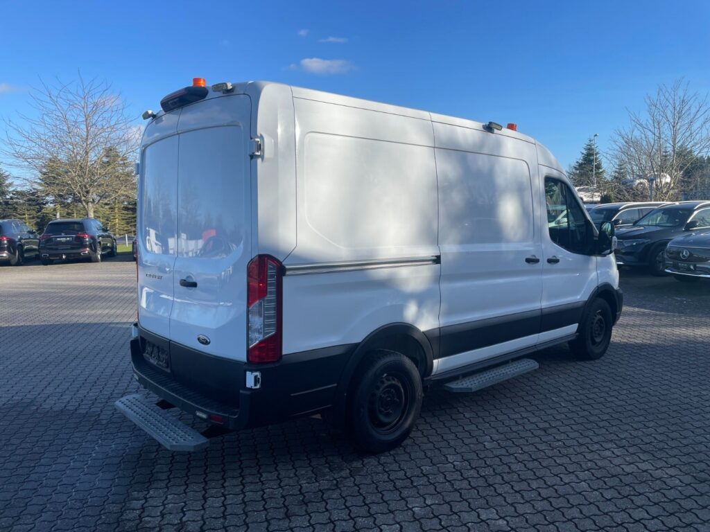 Ford Transit 350 L2 Van
