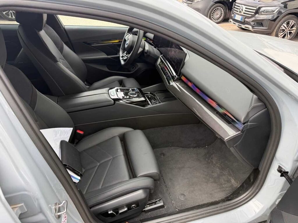 BMW i5