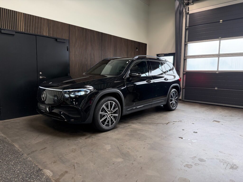 Mercedes EQB250+