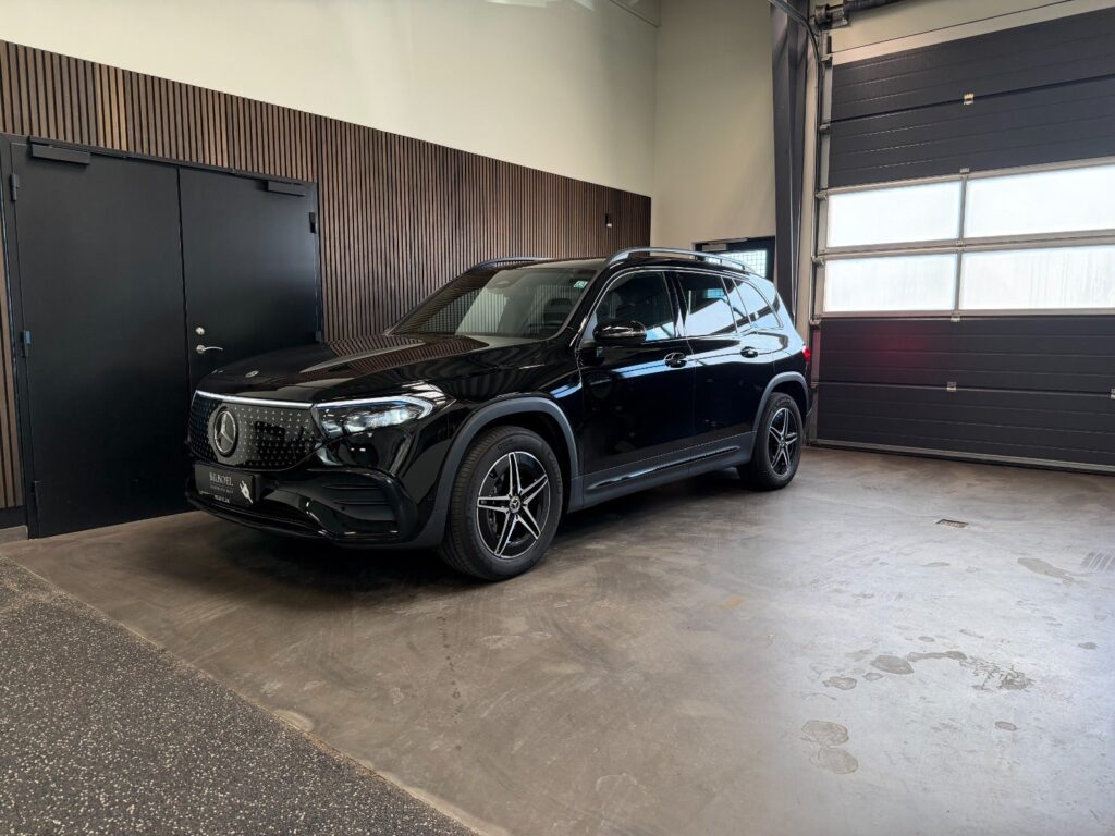 Mercedes EQB250+