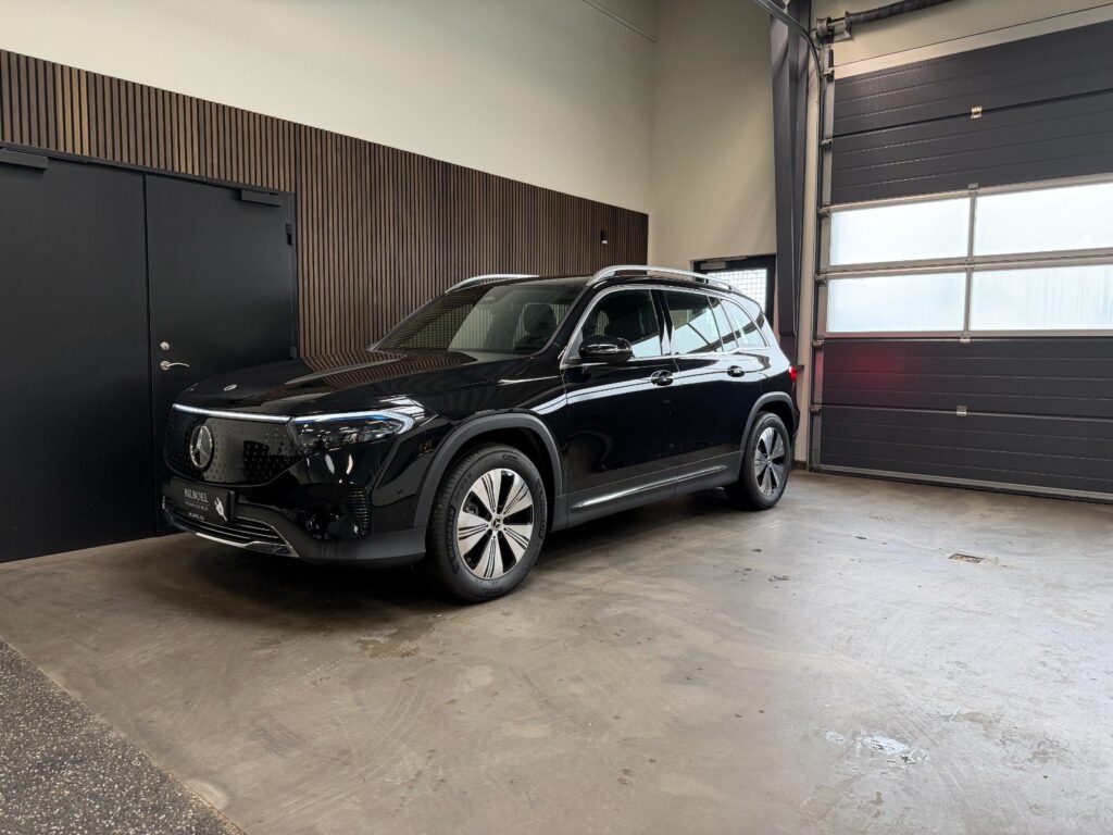 Mercedes EQB250+