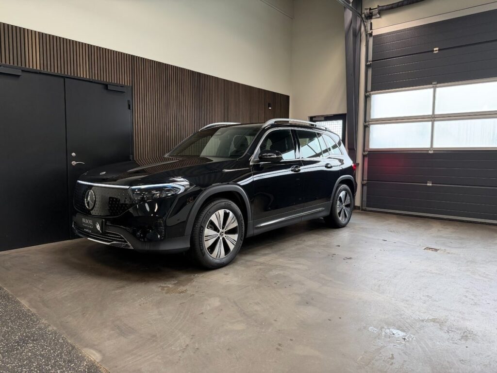 Mercedes EQB250+