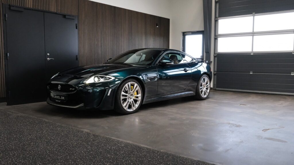 Jaguar XKR-S